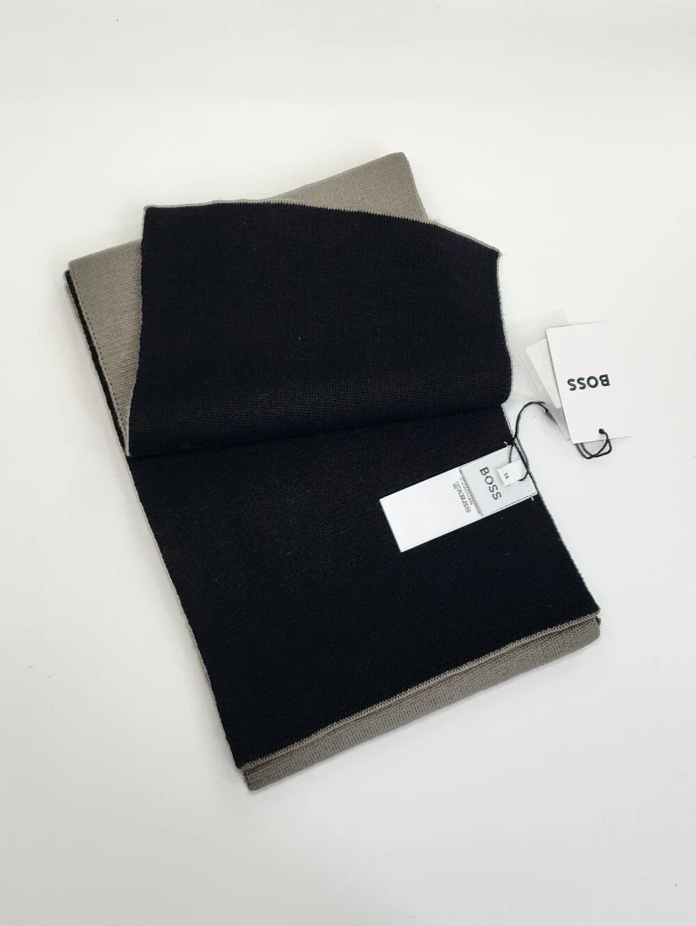 BOSS by HUGO BOSS Wool-Blend Knit Scarf Green-Black Business Casual 8